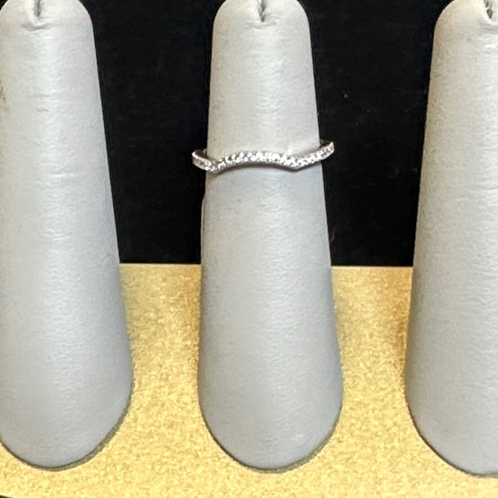 372956 Silver Ring with diamonds